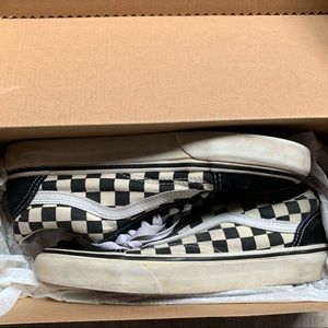 Old Skool Checkered Vans